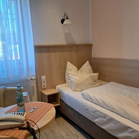 Hotel Rathausstuben Wackersdorf Zewnętrze zdjęcie