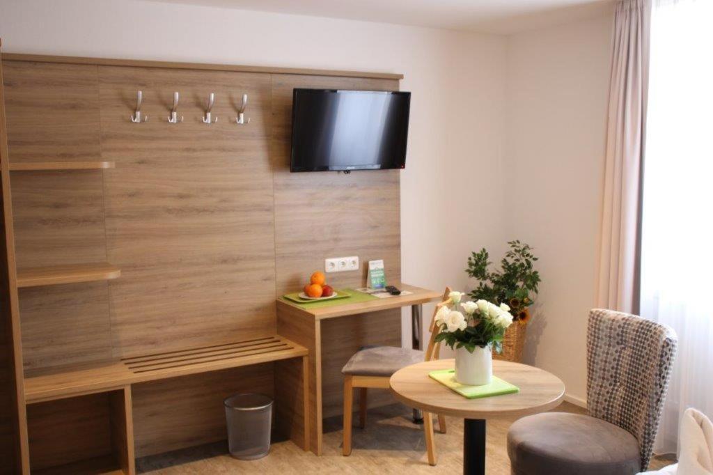 Hotel Rathausstuben Wackersdorf Zewnętrze zdjęcie