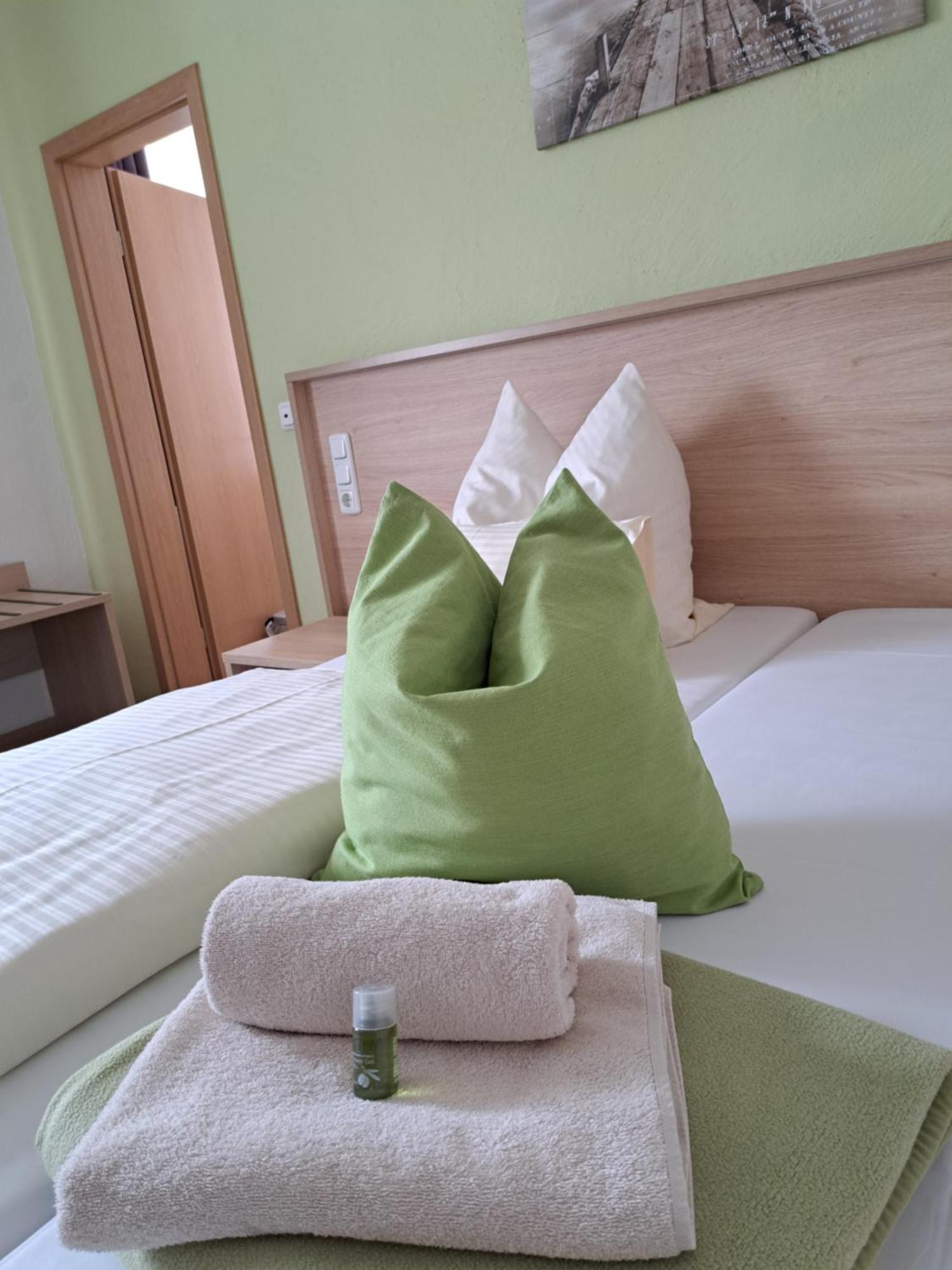 Hotel Rathausstuben Wackersdorf Zewnętrze zdjęcie