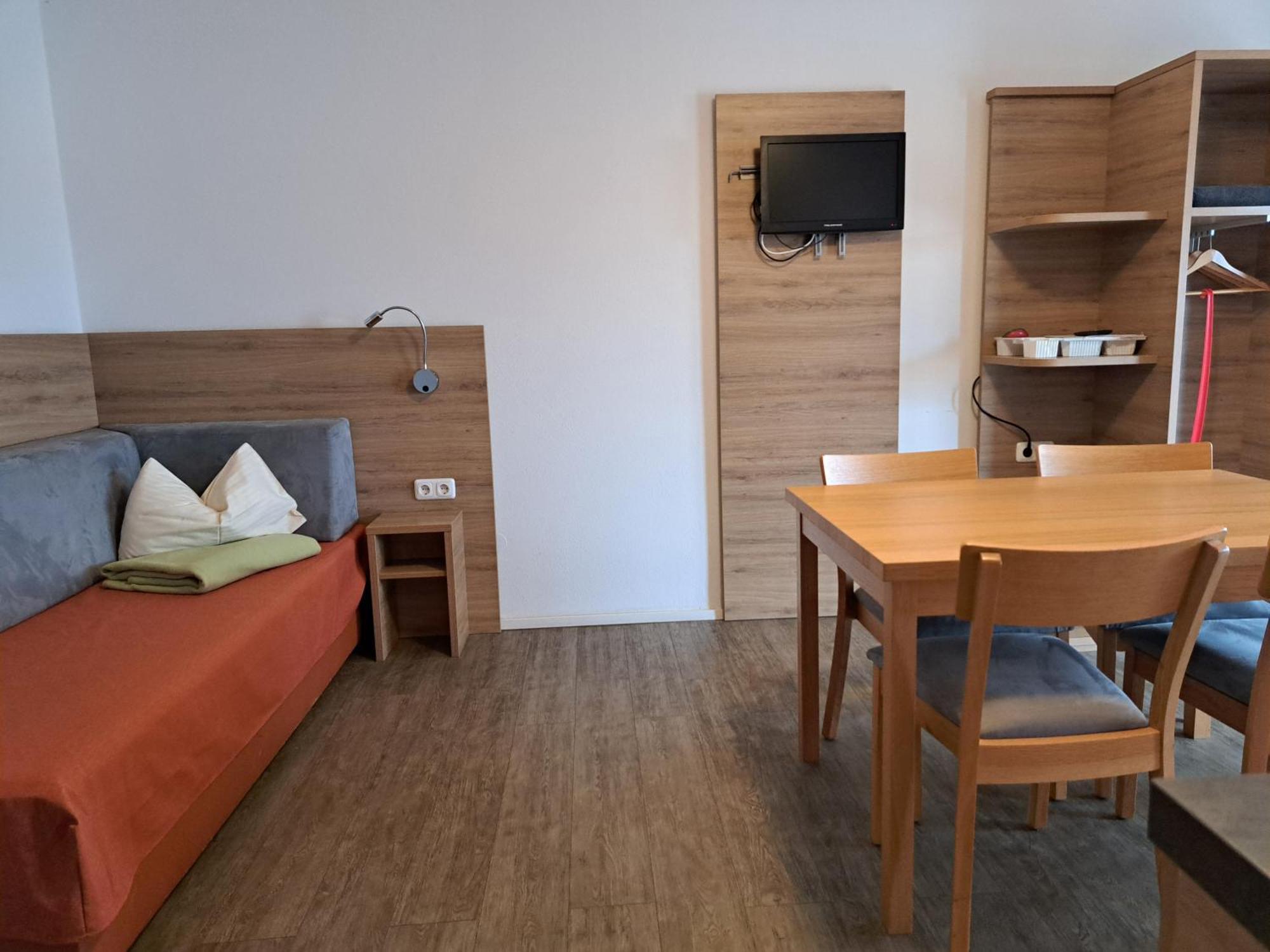 Hotel Rathausstuben Wackersdorf Zewnętrze zdjęcie