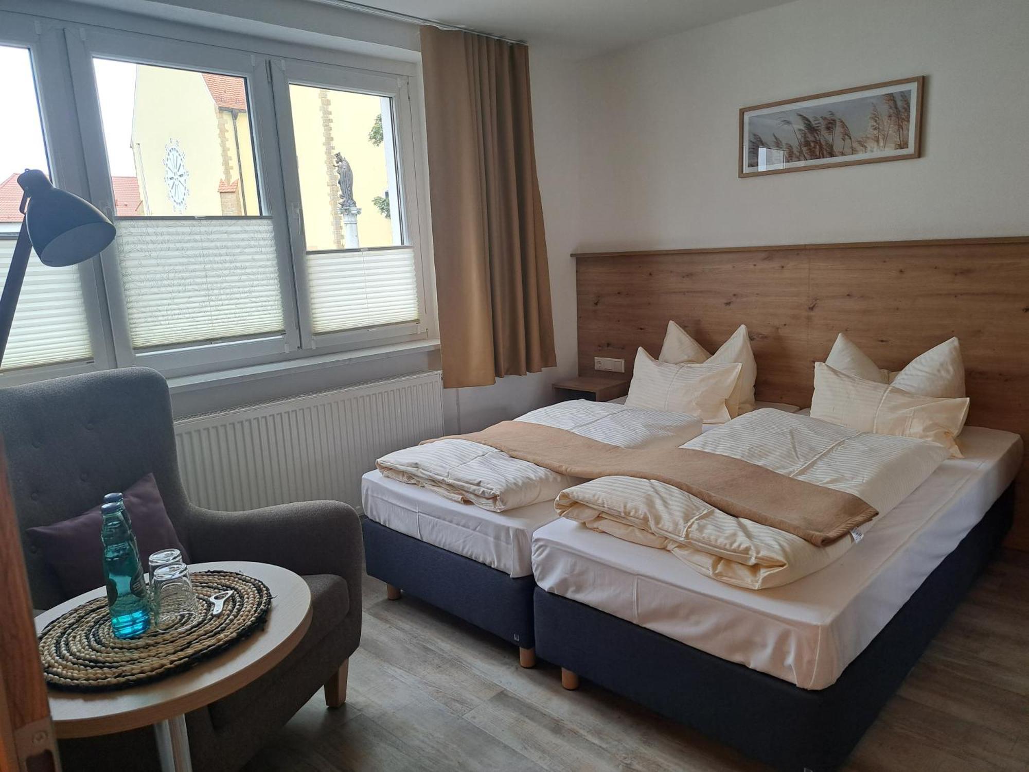 Hotel Rathausstuben Wackersdorf Zewnętrze zdjęcie