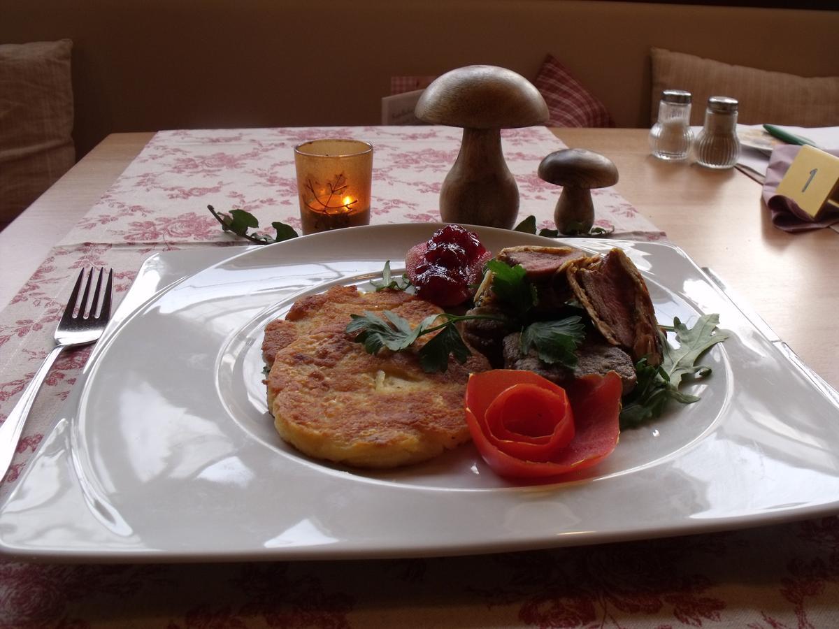 Hotel Rathausstuben Wackersdorf Zewnętrze zdjęcie