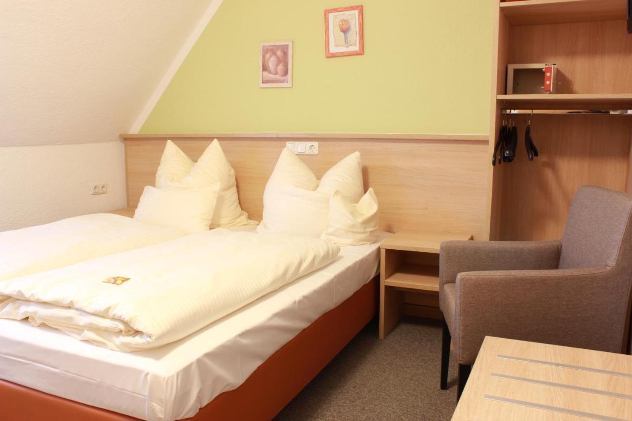 Hotel Rathausstuben Wackersdorf Zewnętrze zdjęcie