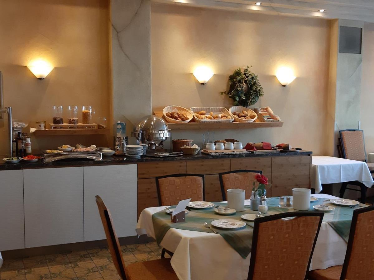 Hotel Rathausstuben Wackersdorf Zewnętrze zdjęcie