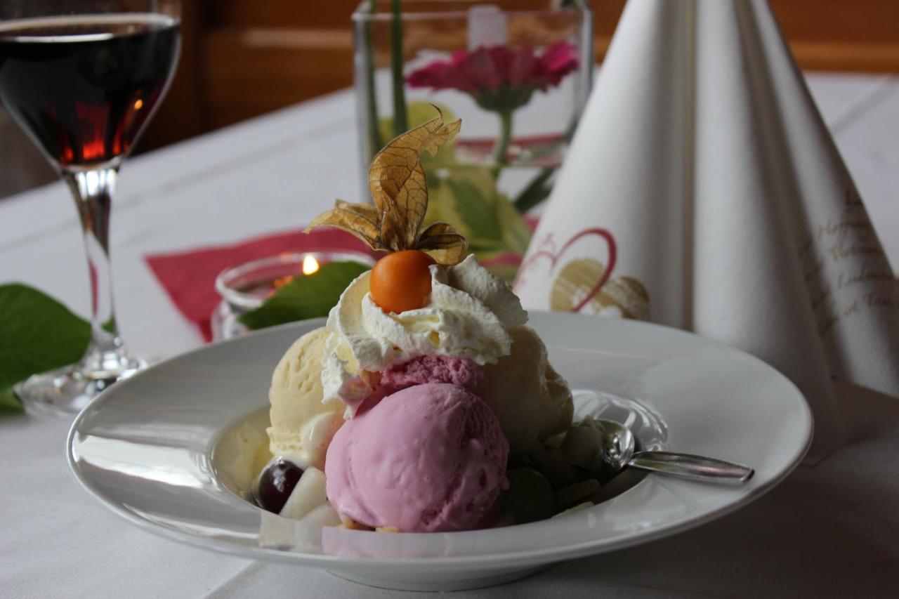 Hotel Rathausstuben Wackersdorf Zewnętrze zdjęcie